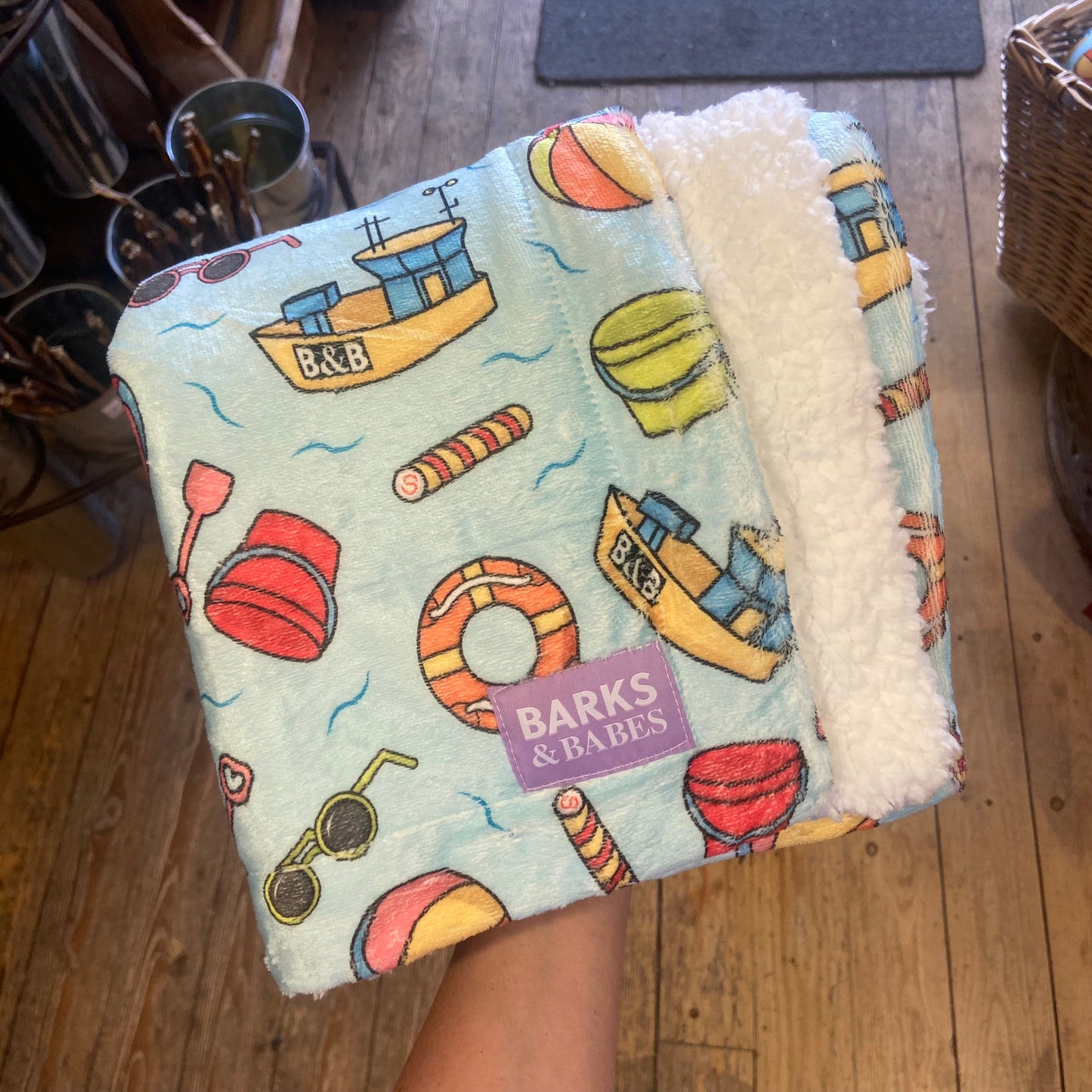 Seaside Holidays Print Plush Blanket XL